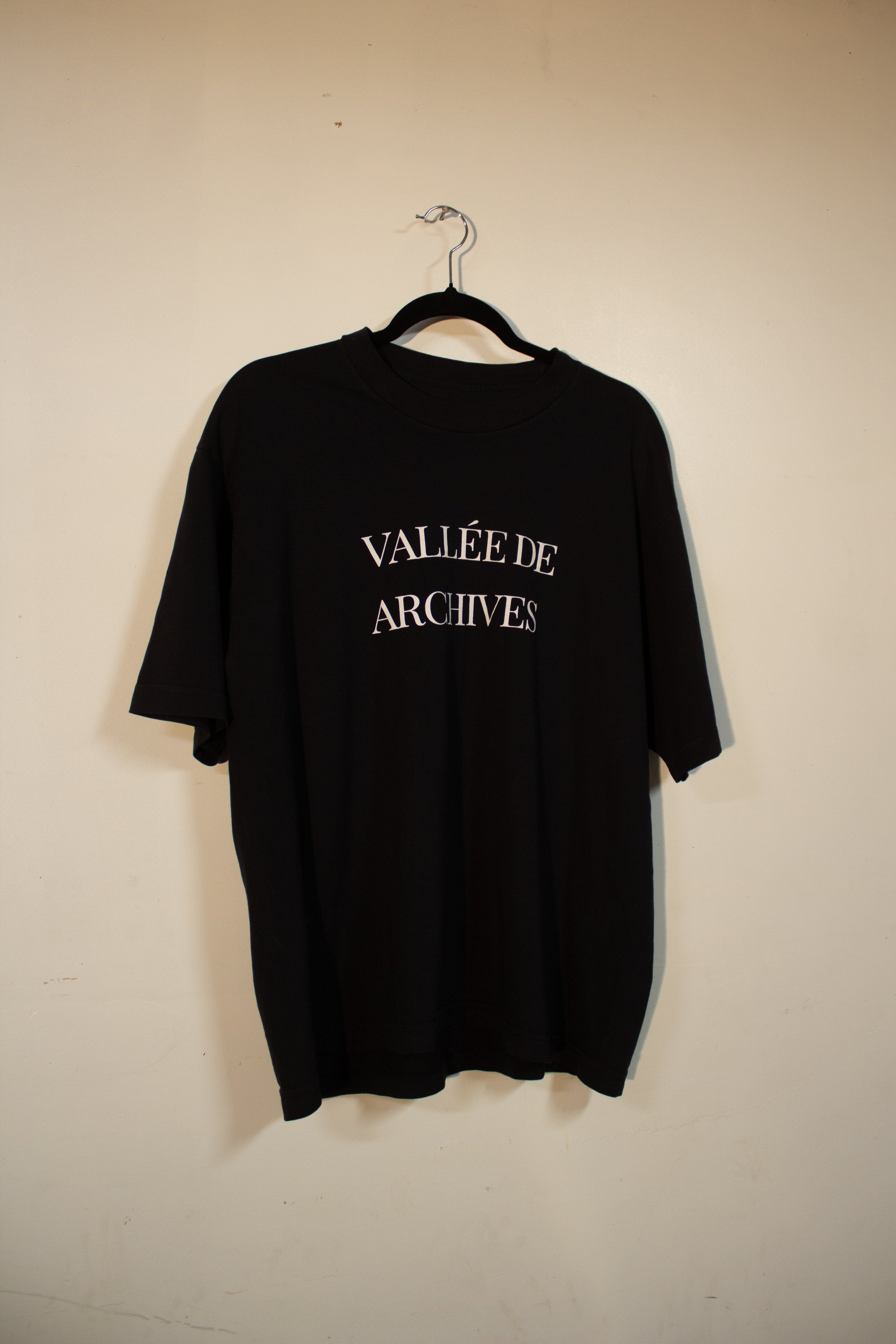 black vintage tee